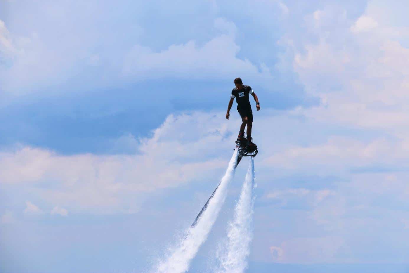 À quelle altitude peut monter un flyboard ?