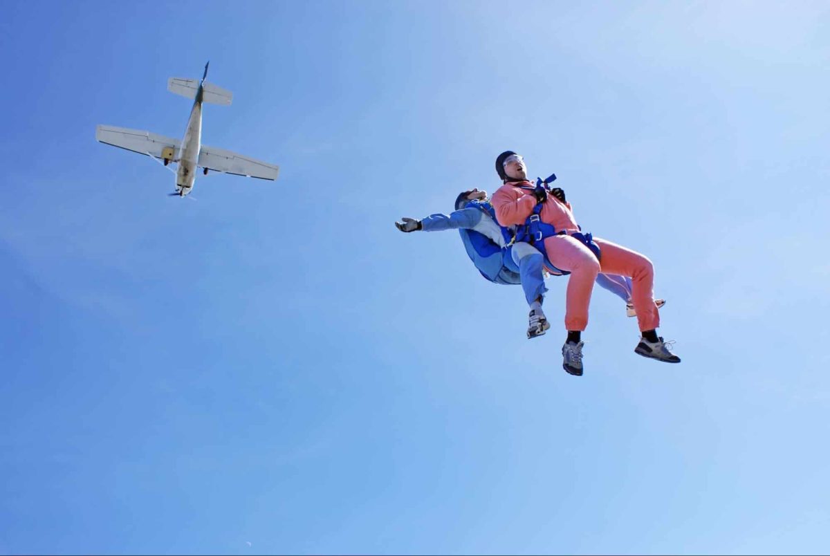 Contre-indication pour le saut en parachute : dans quels cas éviter cette activité ?