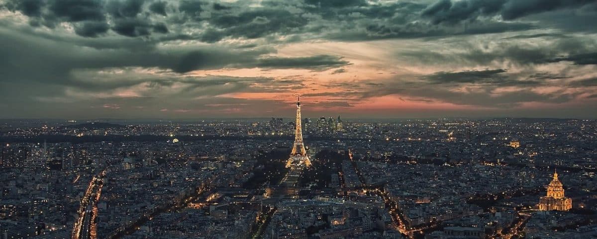 Un survol de Paris en hélicoptère la nuit