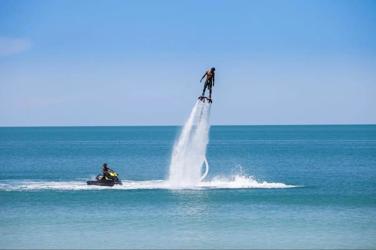 Premier flyboard : histoire d&rsquo;une invention française