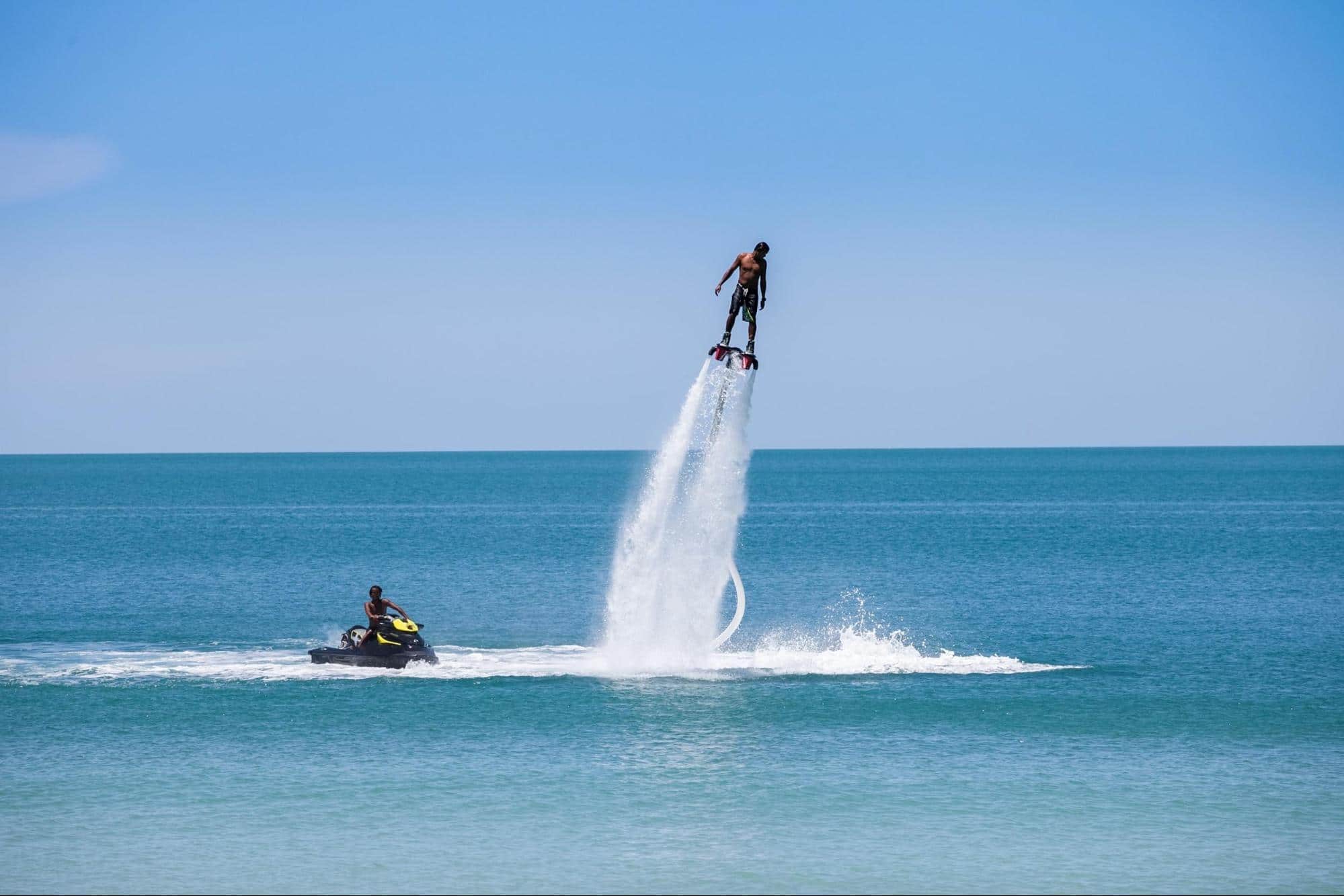 Premier flyboard : histoire d&rsquo;une invention française