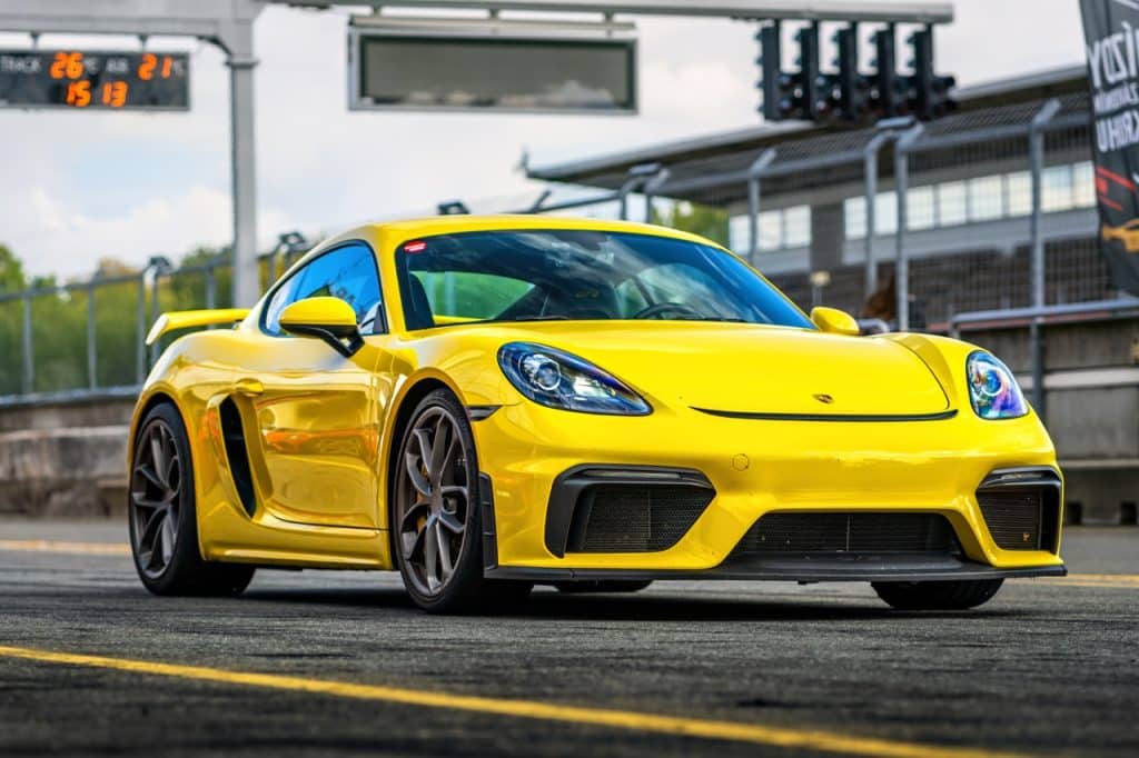 Une Porsche 911 lors d'un stage de pilote sur circuit, avant de se décider à l'acheter