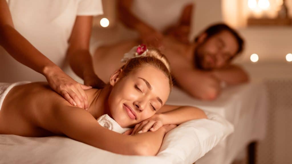 Un massage en couple