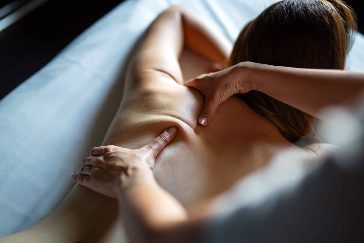Technique de massage du dos