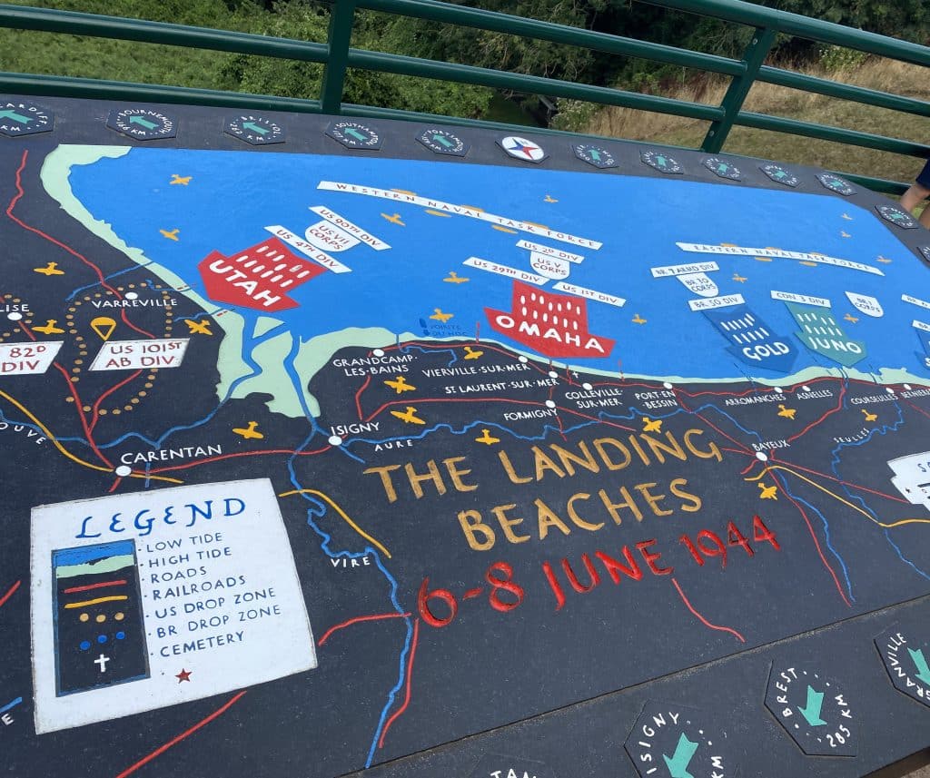 Une plaque informative du débarquement de Normandie