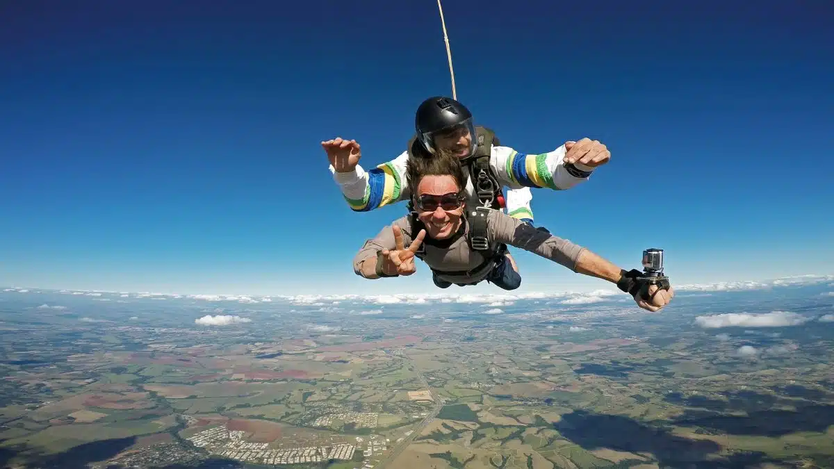 Comment filmer son saut en parachute ?