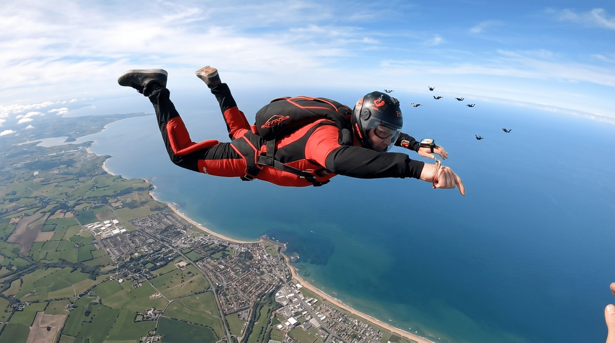 Offrir un saut en parachute : l&rsquo;idée cadeau qui fait vraiment décoller