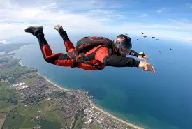 Offrir un saut en parachute : l&rsquo;idée cadeau qui fait vraiment décoller