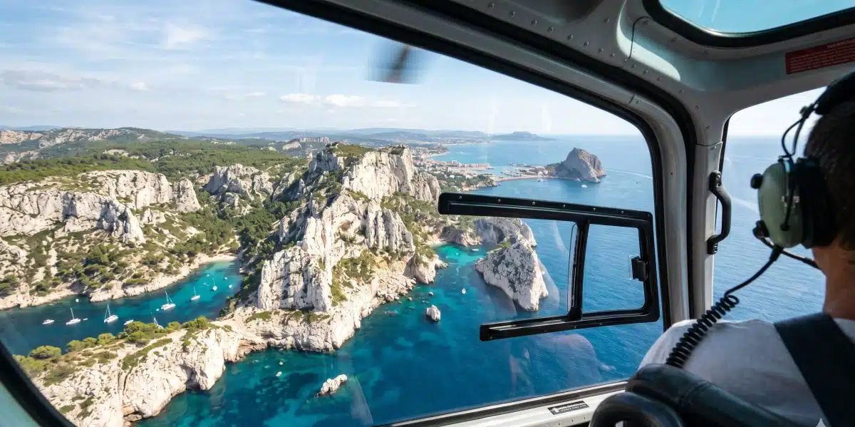 Survoler la Côte d&rsquo;Azur en hélicoptère : la Riviera vue depuis les airs