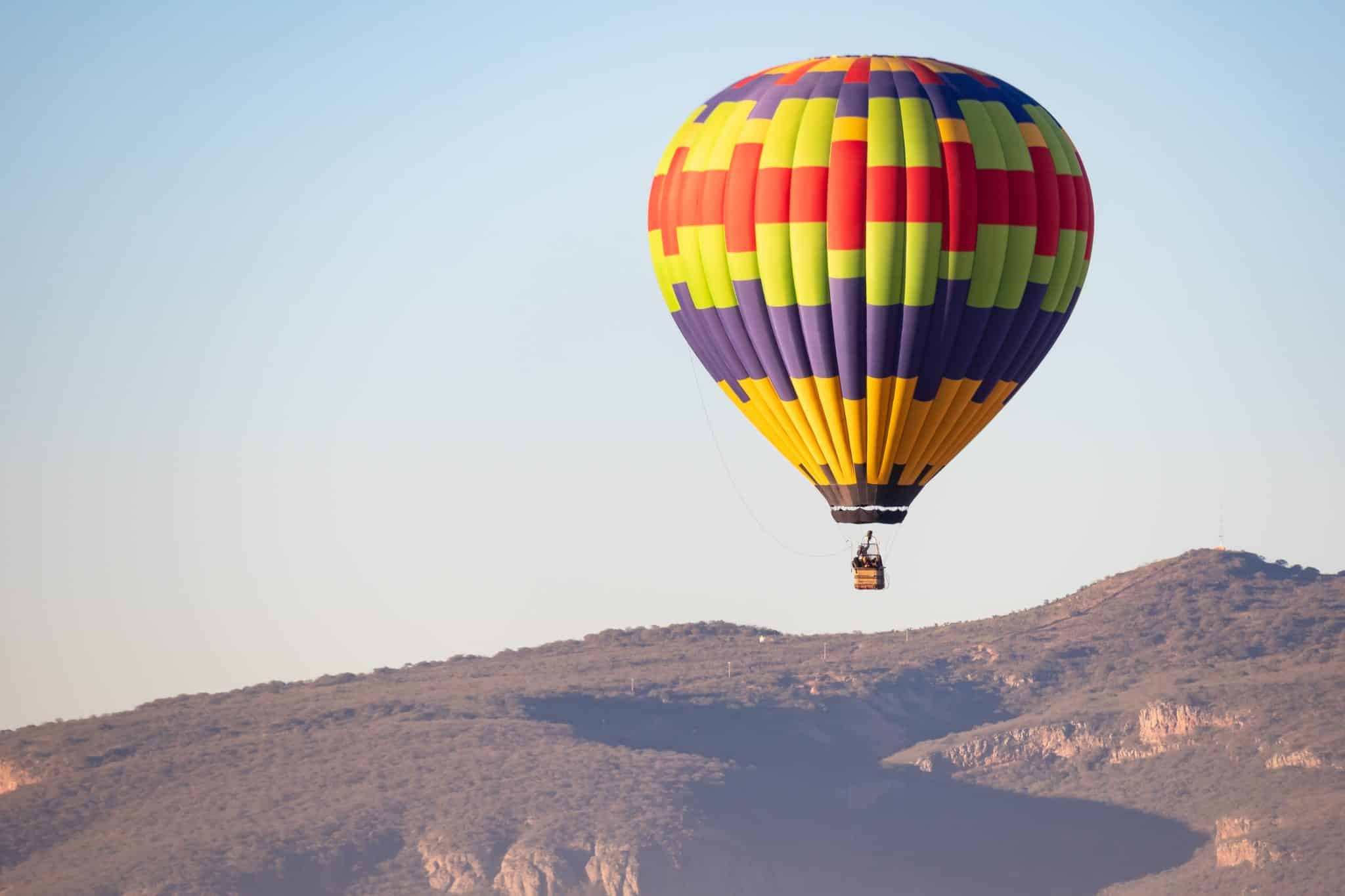 Montgolfière pour un anniversaire : le cadeau qui s&rsquo;envole au-delà des attentes
