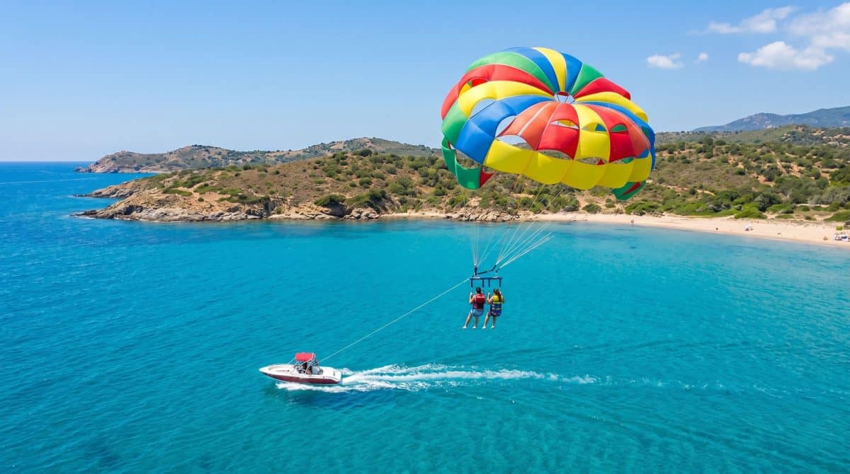 Parachute ascensionnel vs saut en parachute : les différences