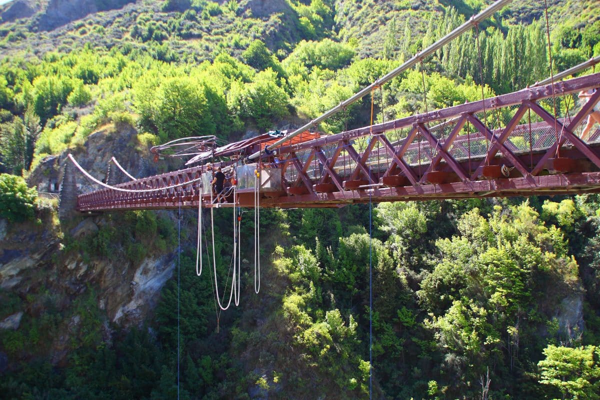Comment se passe un saut à l&rsquo;élastique : les étapes