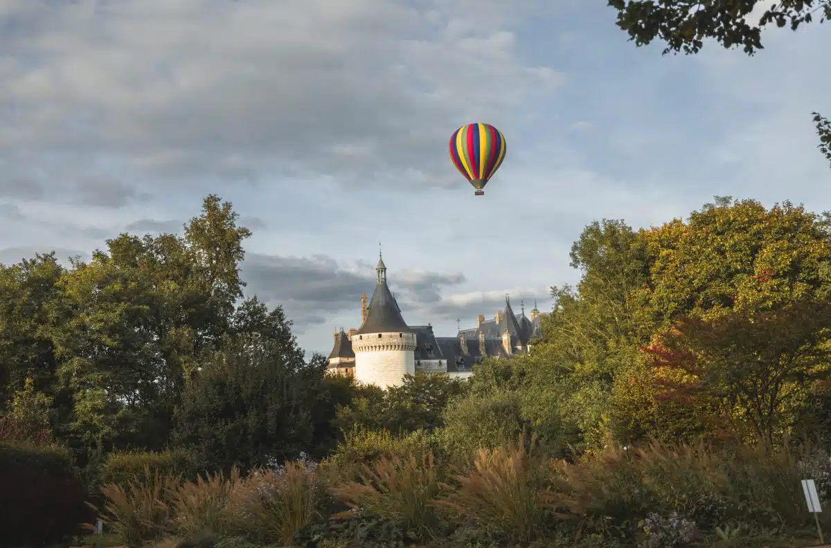 Le Val de Loire depuis une nacelle : châteaux, jardins et douves